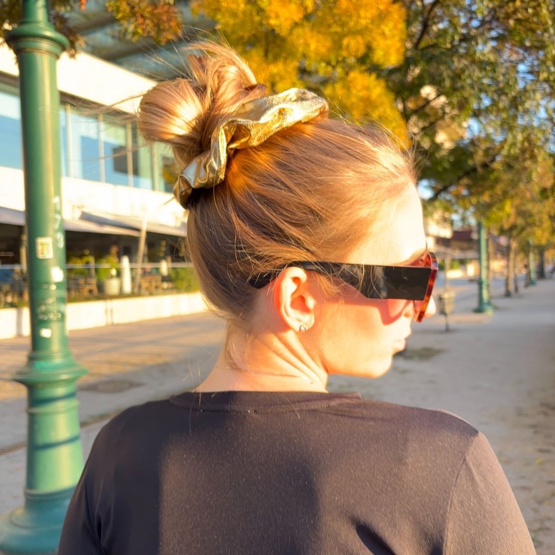 L’ANNE | Arany cipzáras hajgumi - Image 3