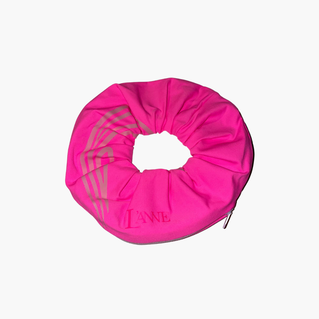 L'ANNE | Rikító rózsaszín cipzáros hajgumi